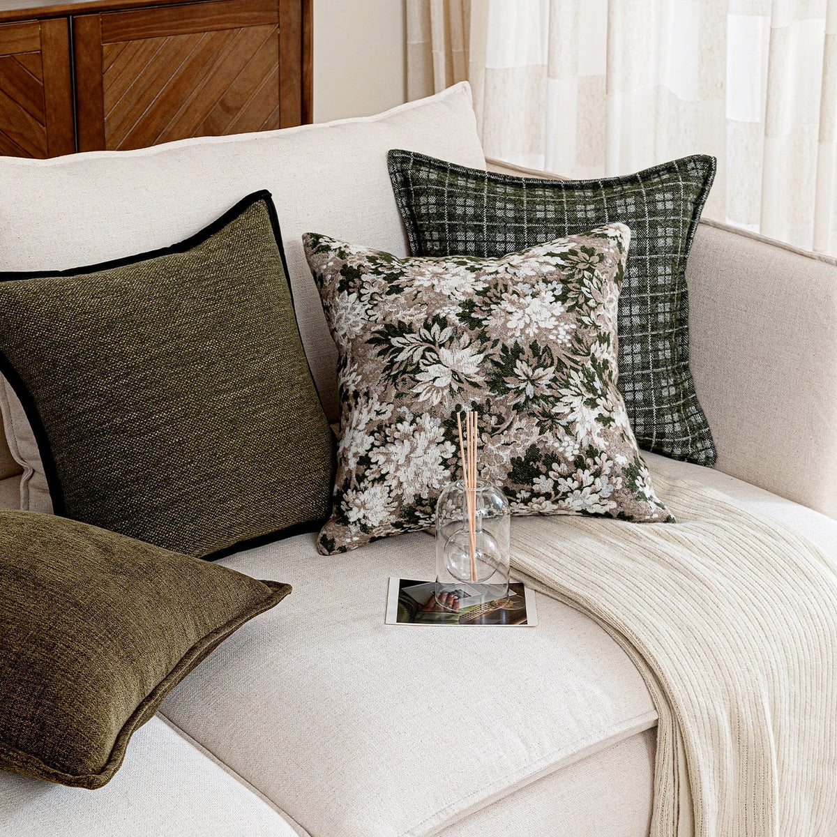 Retro Floral Wool Blend Pillow - Pillow Bay