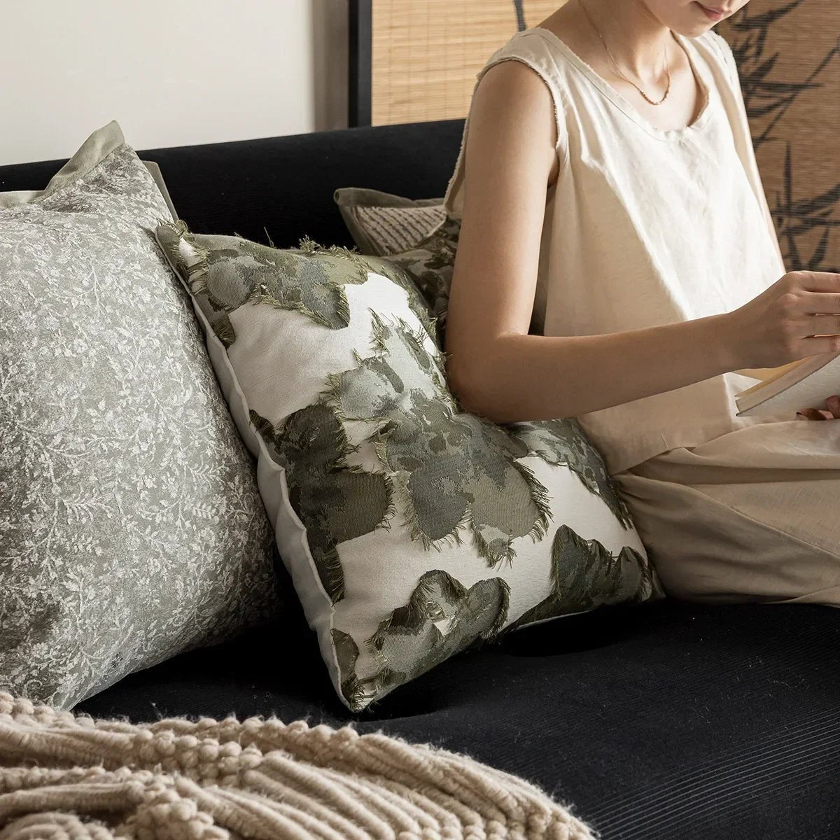 Retro Green Plant Jacquard Pillow Cover - Pillow Bay